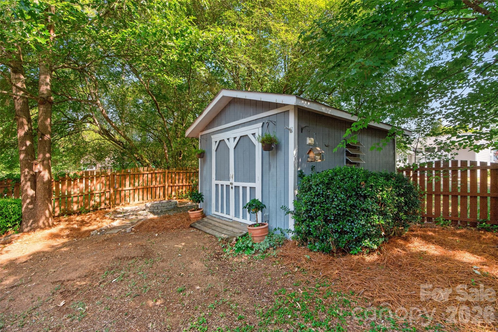 6815 Oldecastle Court — Charlotte