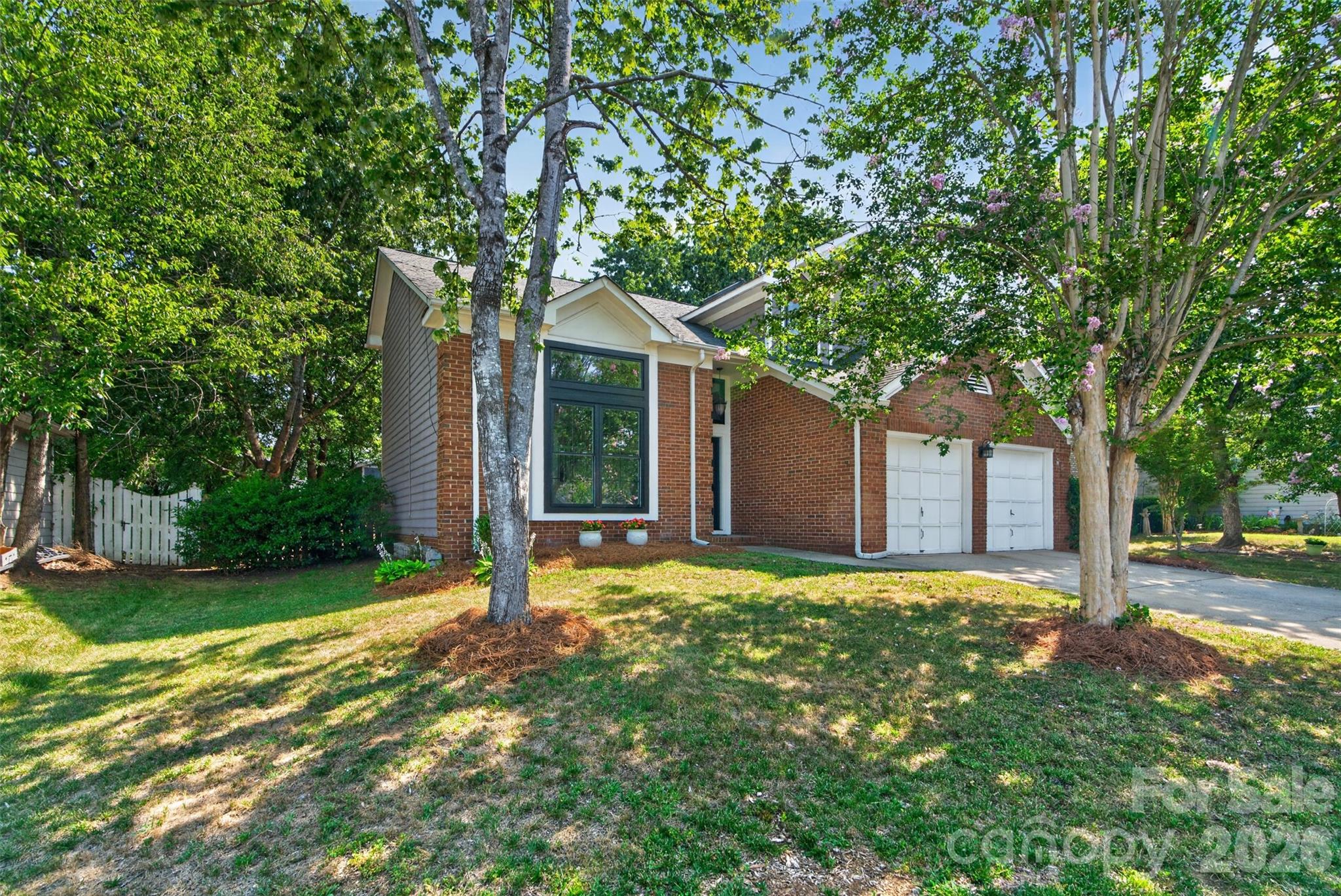 6815 Oldecastle Court — Charlotte