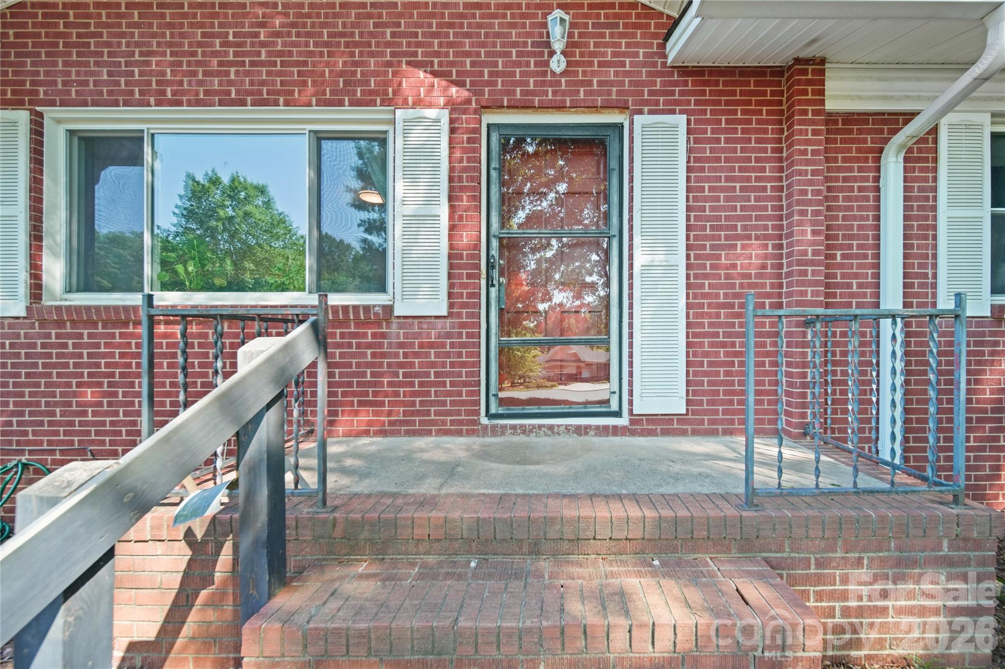 323 Meadowbrook Drive — Matthews
