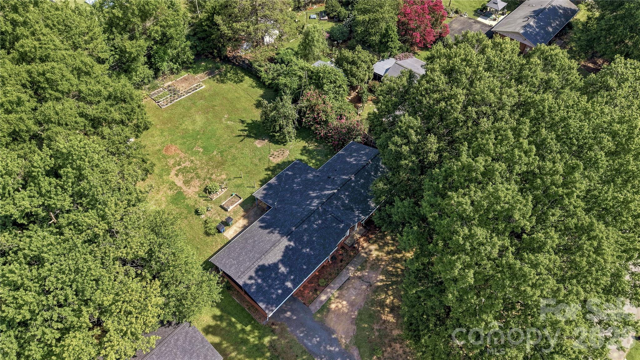 323 Meadowbrook Drive — Matthews