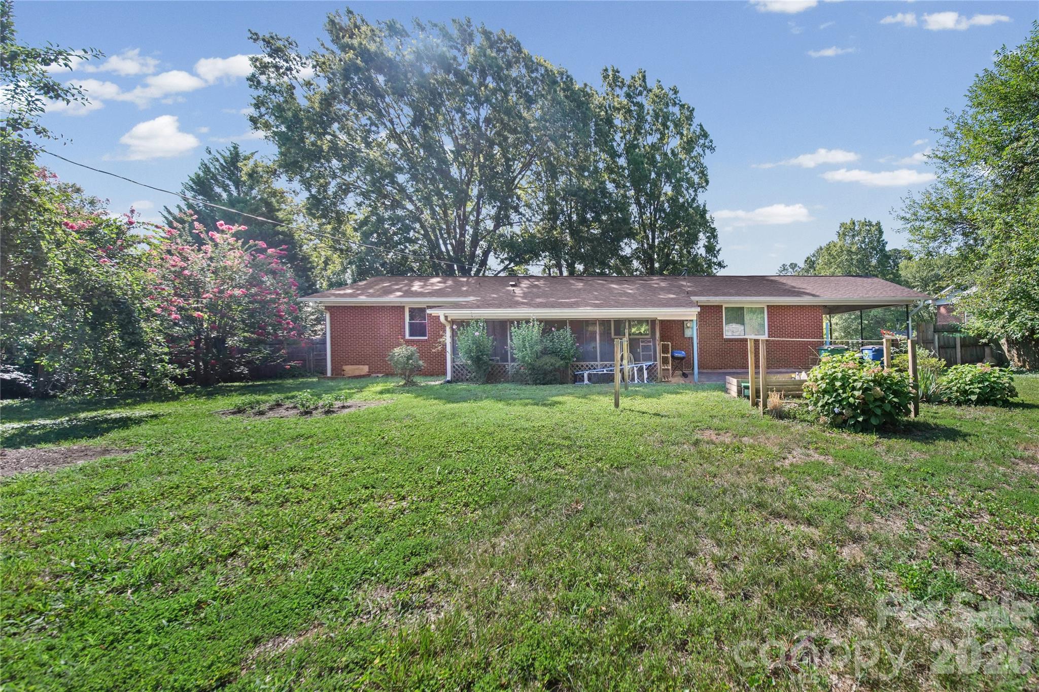 323 Meadowbrook Drive — Matthews