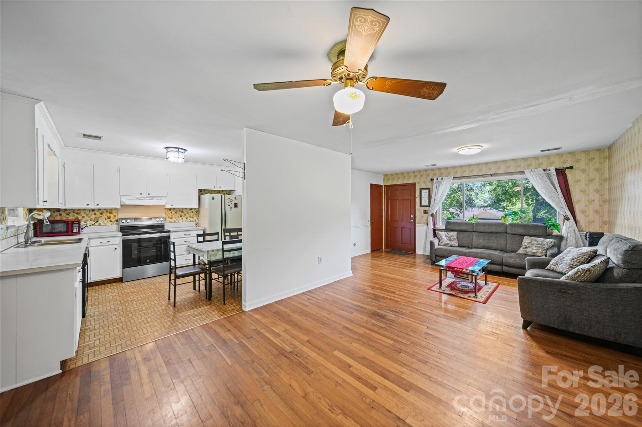323 Meadowbrook Drive — Matthews