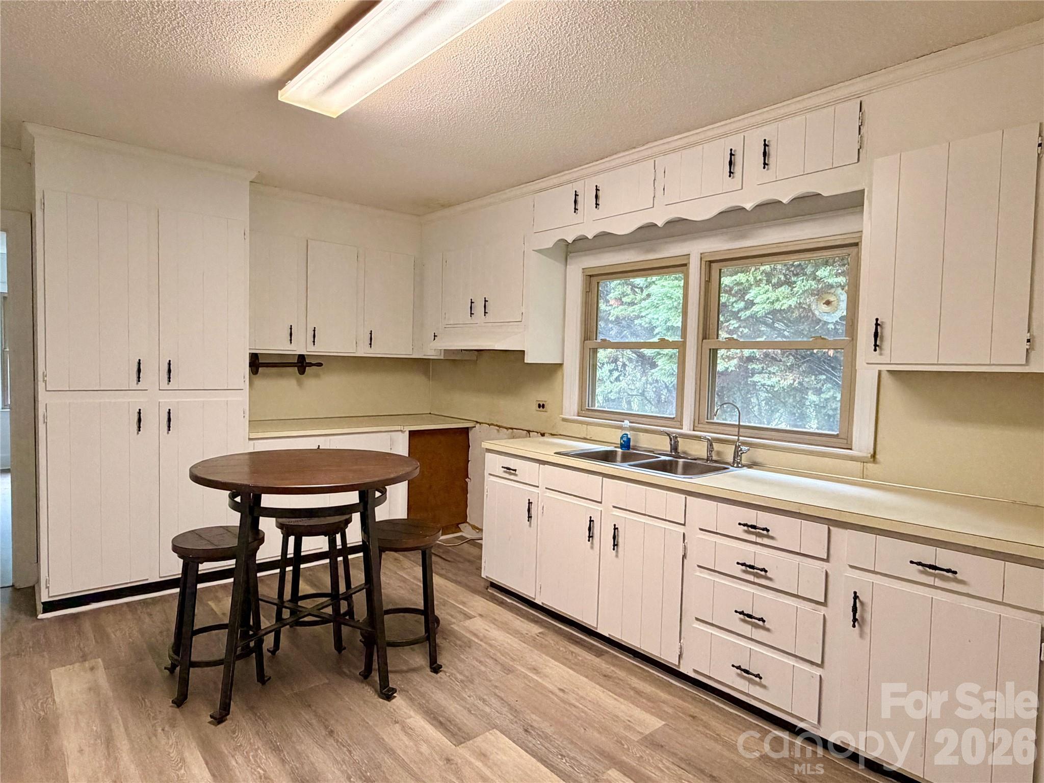 2475 Shelton Avenue — Statesville