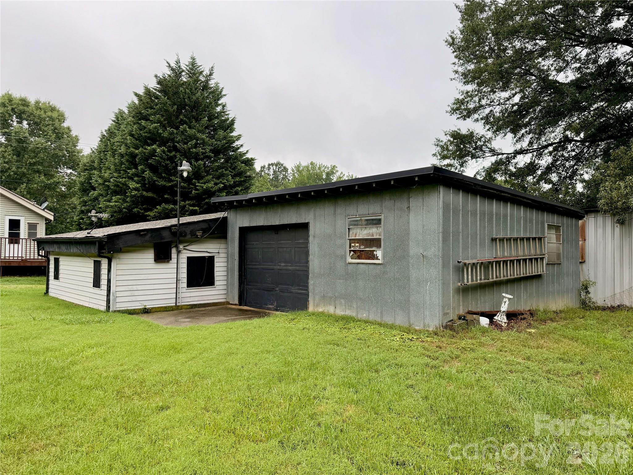 2475 Shelton Avenue — Statesville