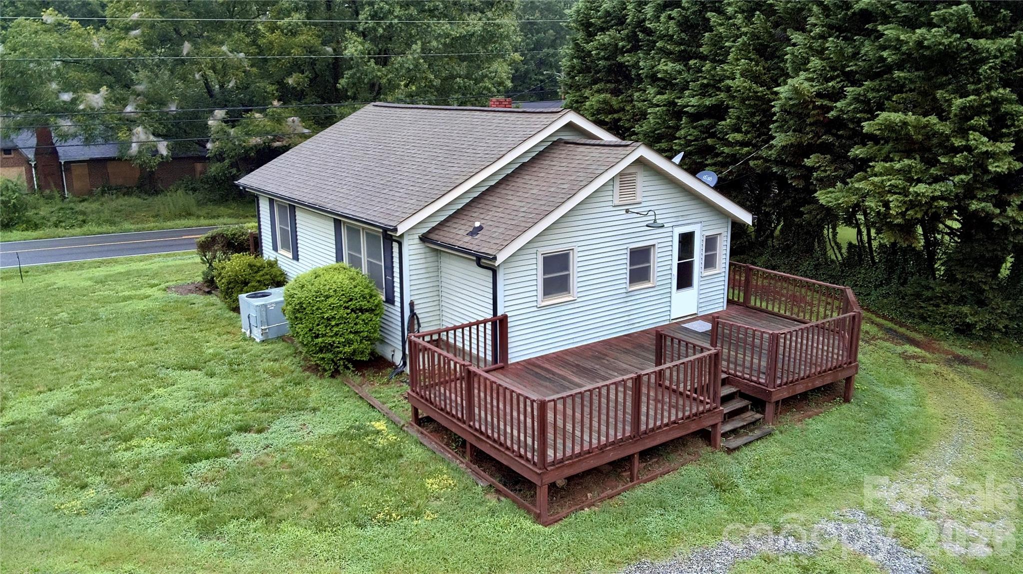 2475 Shelton Avenue — Statesville