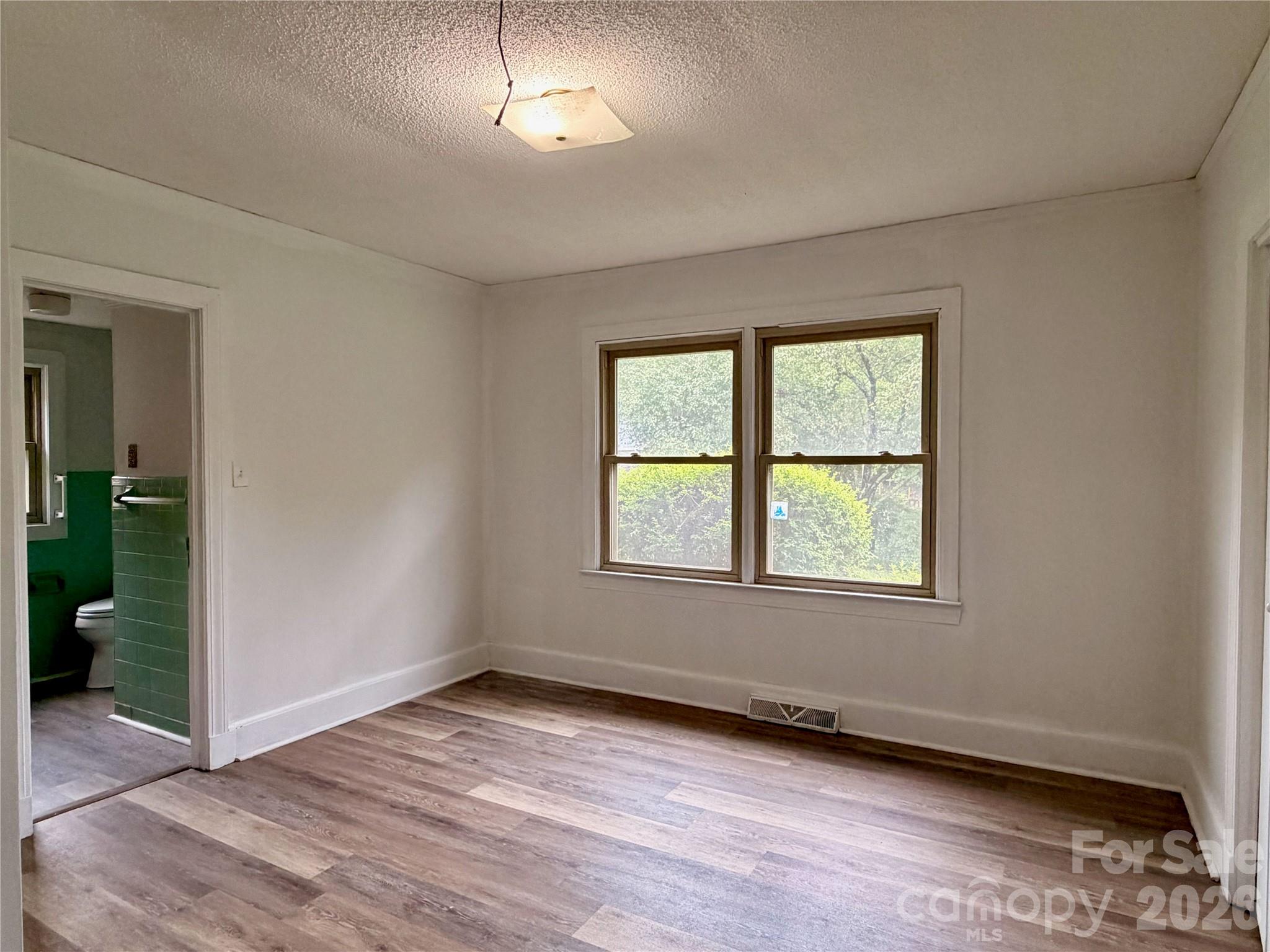 2475 Shelton Avenue — Statesville