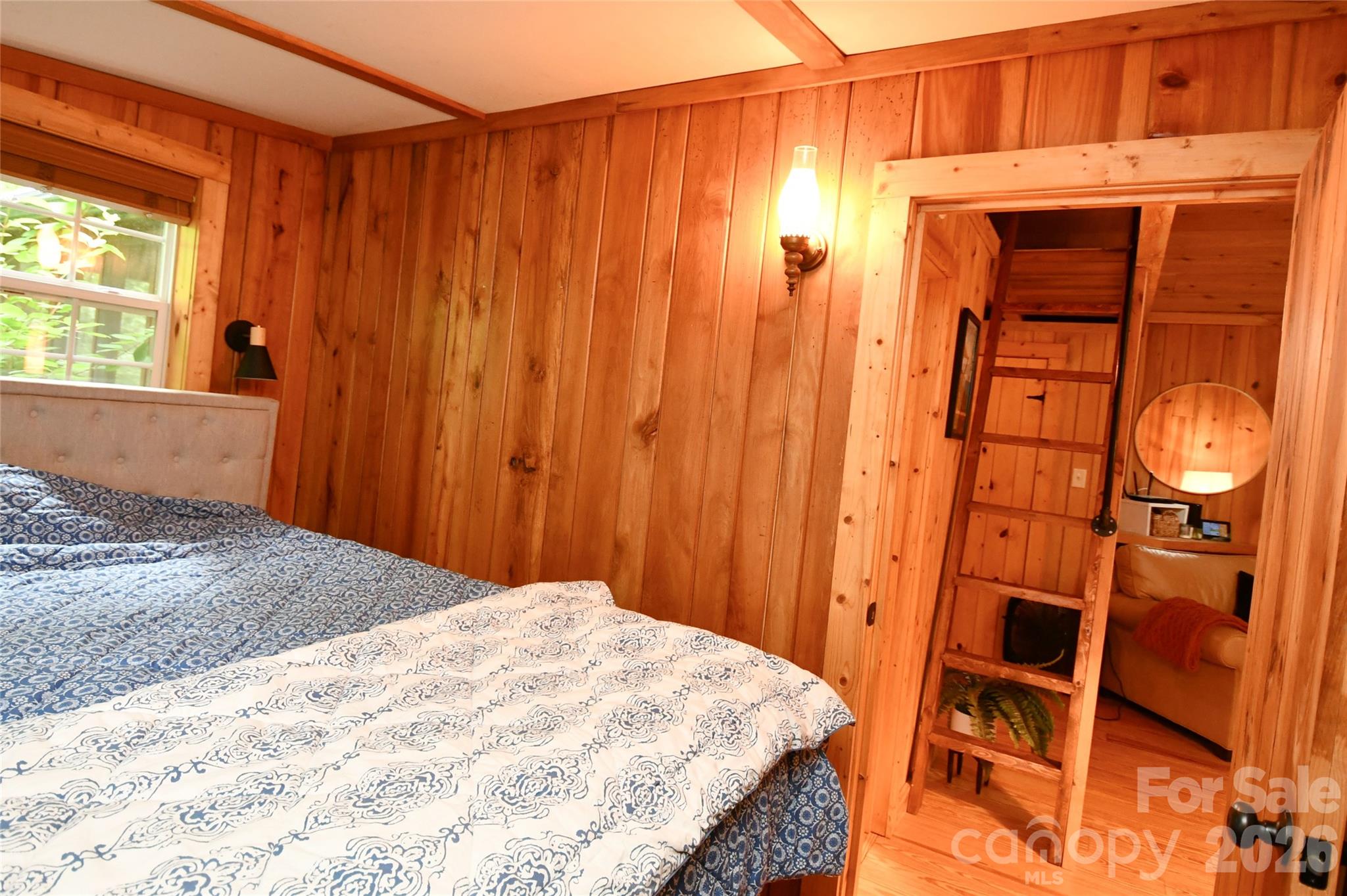 33 Tennis Court Road — Burnsville