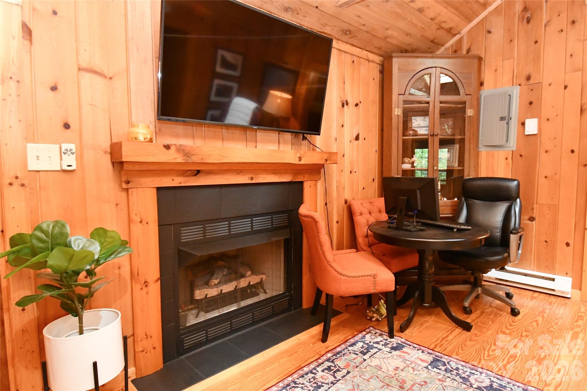 33 Tennis Court Road — Burnsville