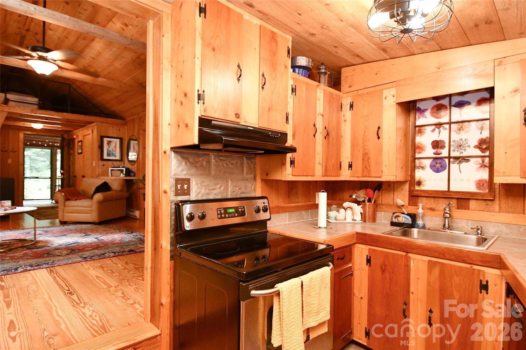 33 Tennis Court Road — Burnsville