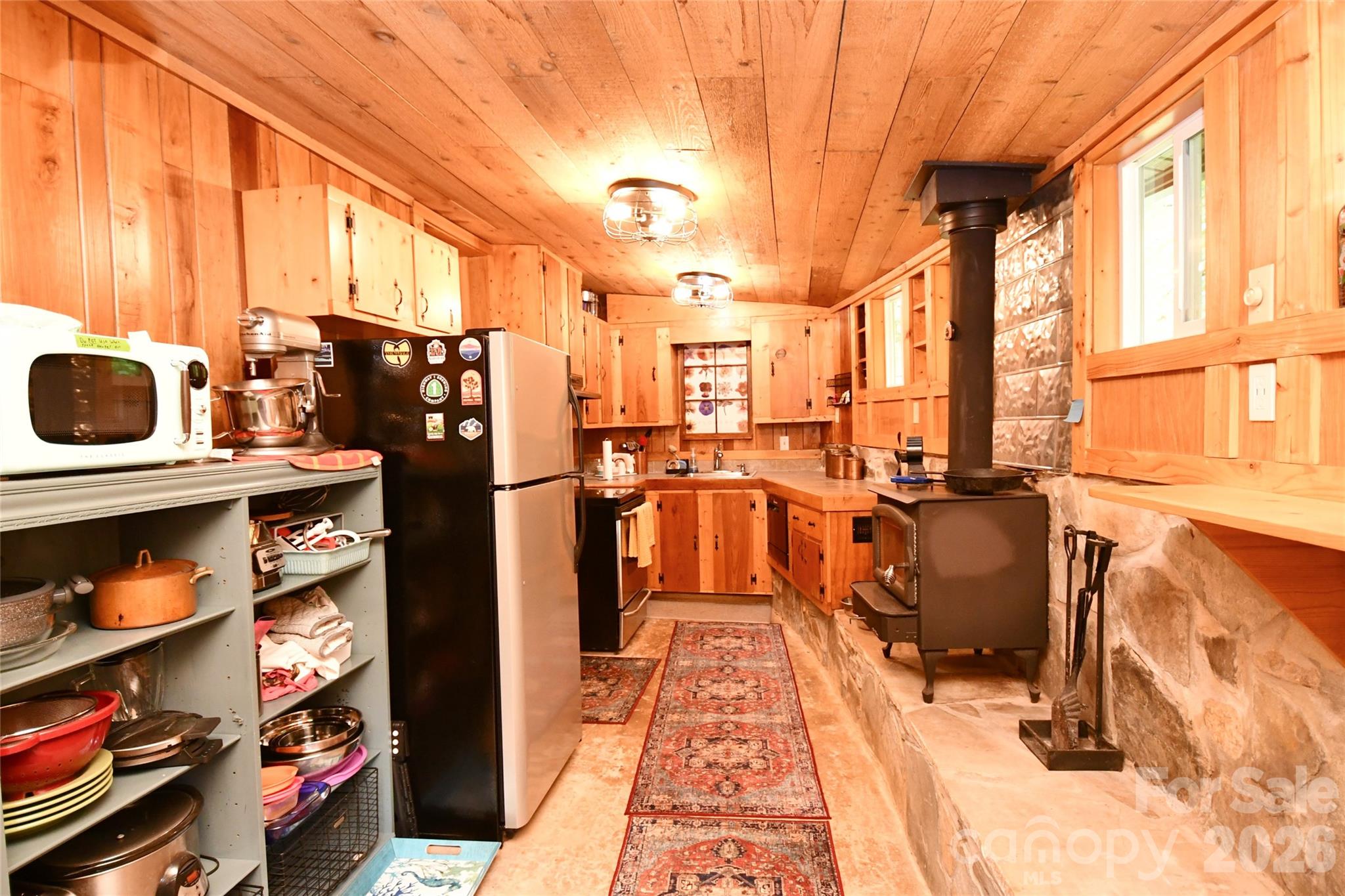 33 Tennis Court Road — Burnsville