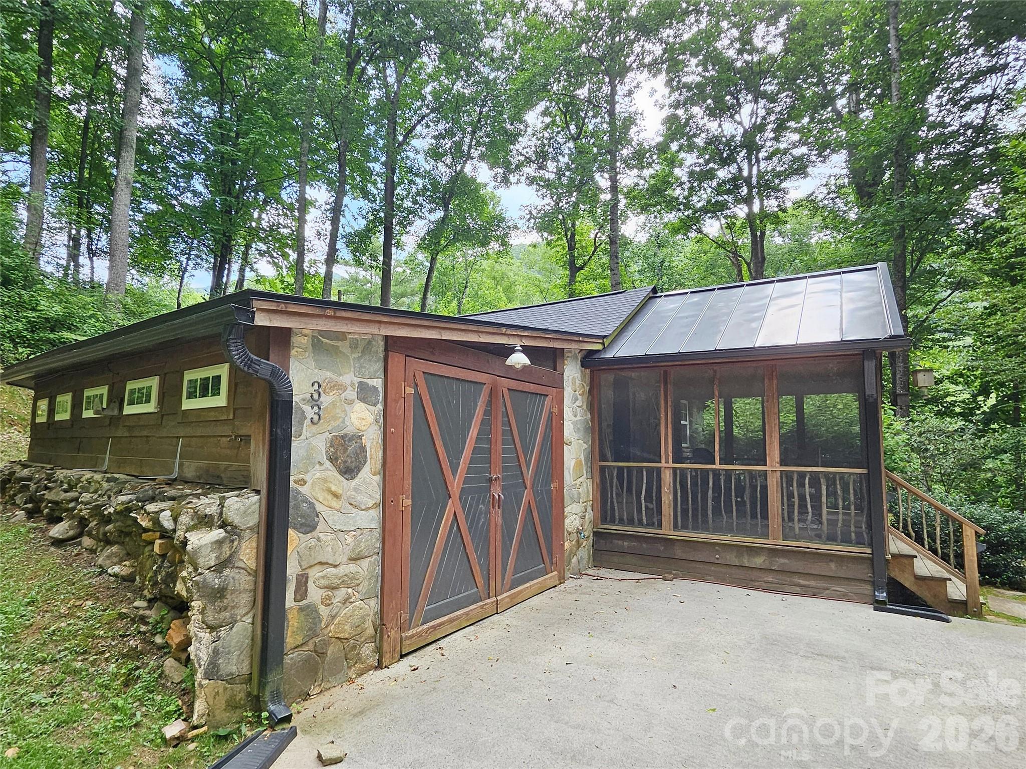 33 Tennis Court Road — Burnsville
