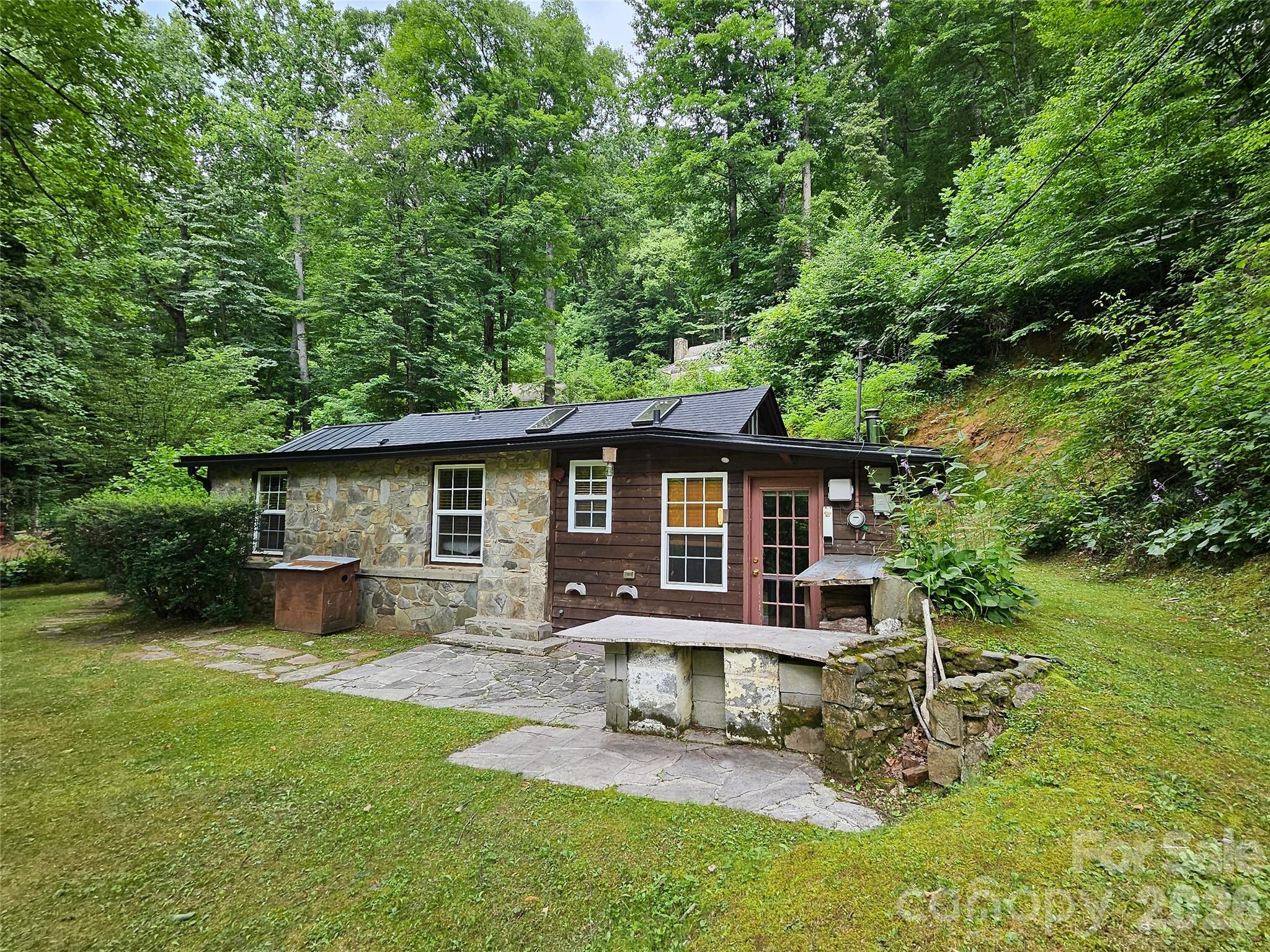 33 Tennis Court Road — Burnsville