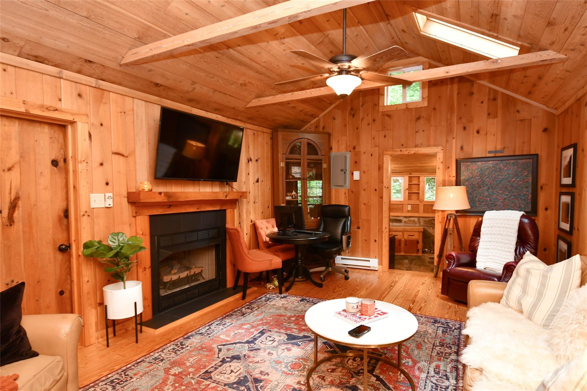 33 Tennis Court Road — Burnsville