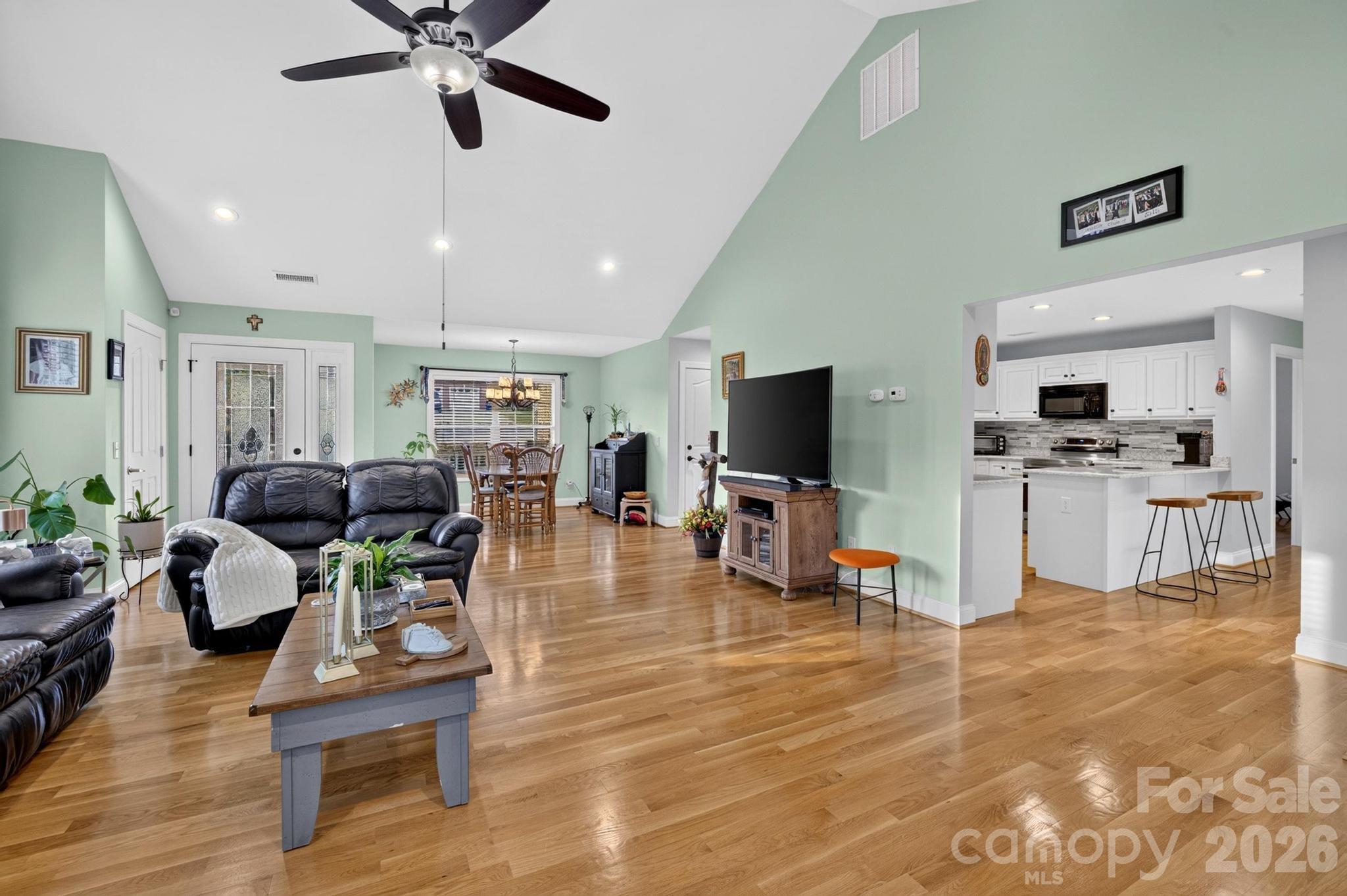 100 Rivercliff Drive — Hudson