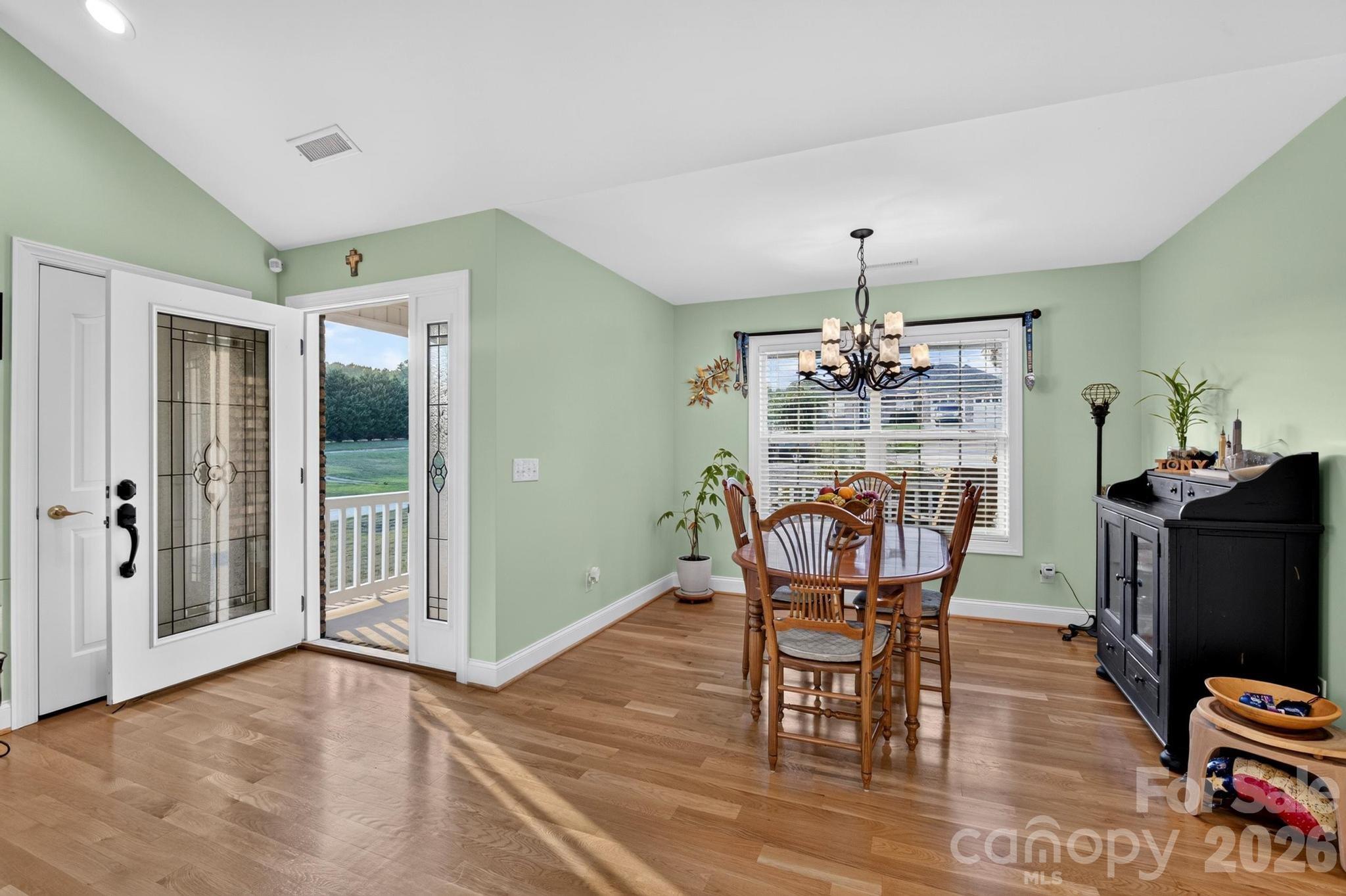 100 Rivercliff Drive — Hudson
