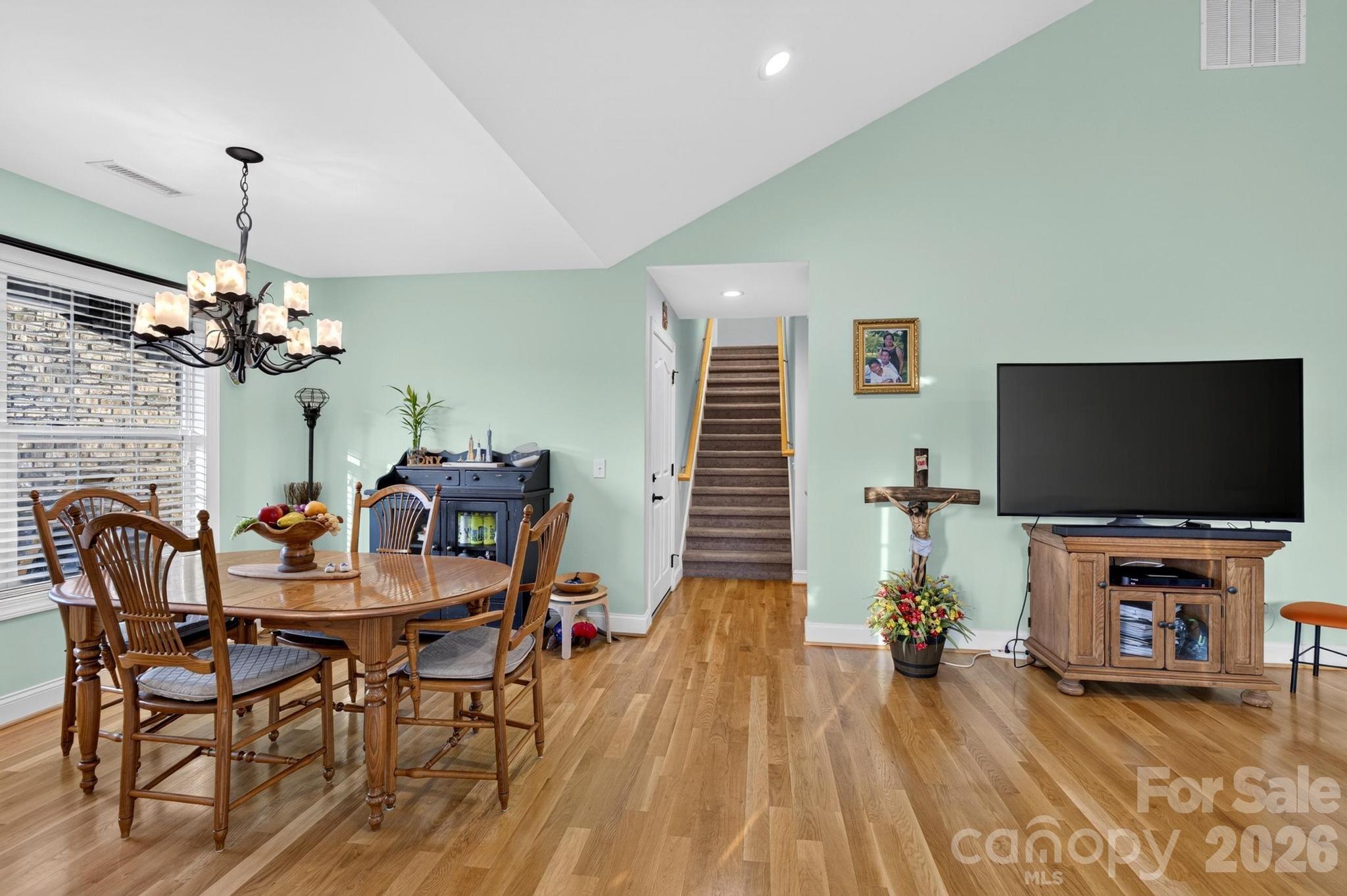 100 Rivercliff Drive — Hudson