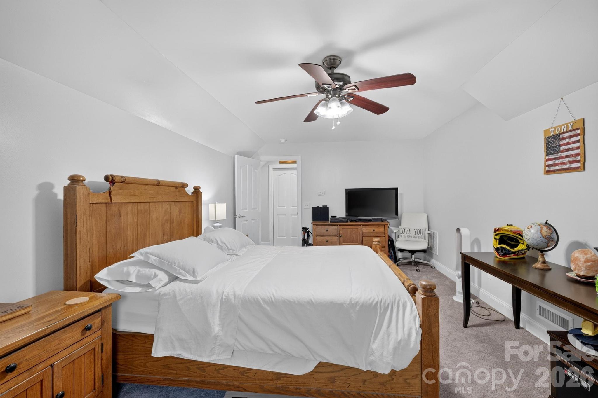 100 Rivercliff Drive — Hudson