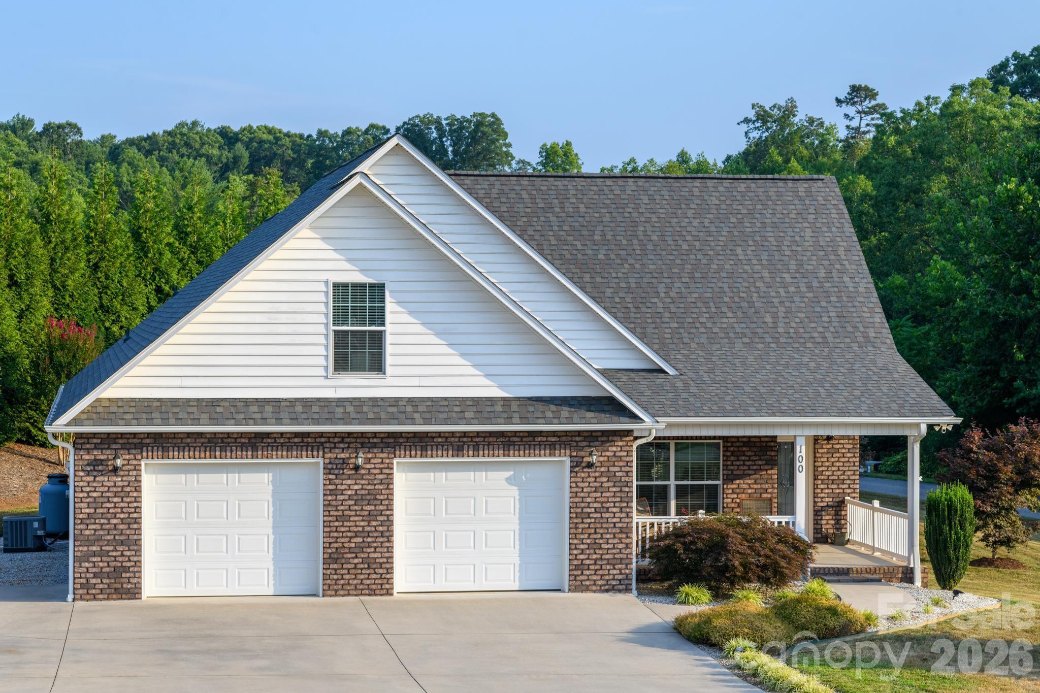 100 Rivercliff Drive — Hudson