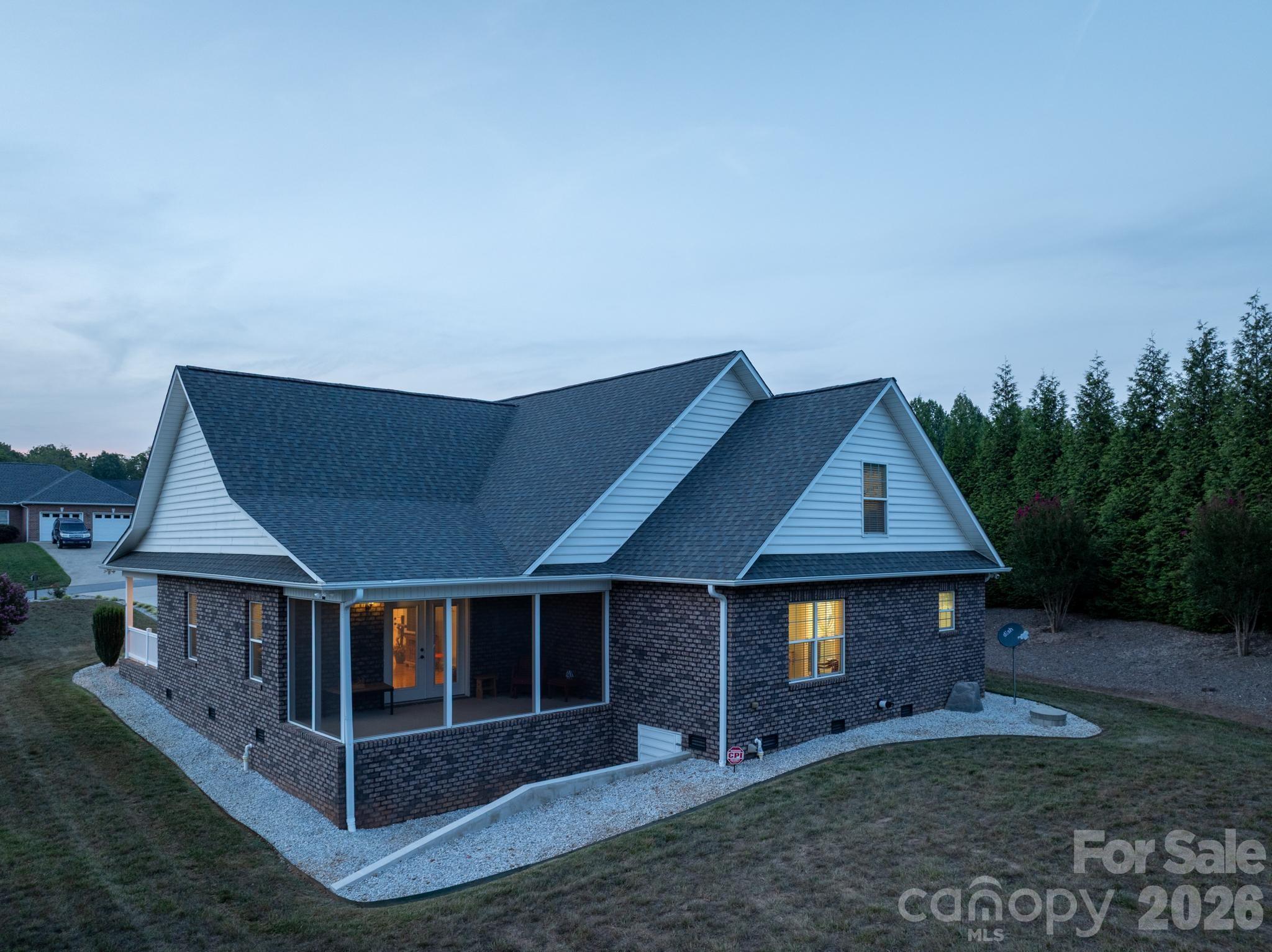 100 Rivercliff Drive — Hudson