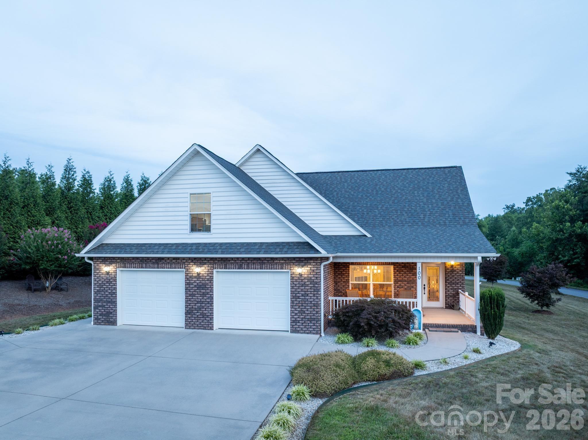 100 Rivercliff Drive — Hudson
