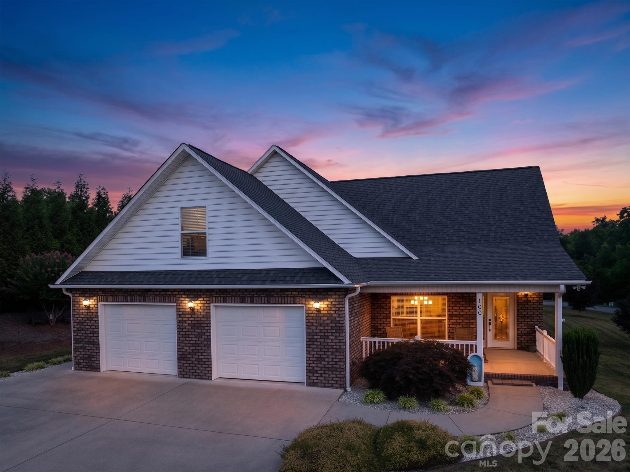 100 Rivercliff Drive — Hudson