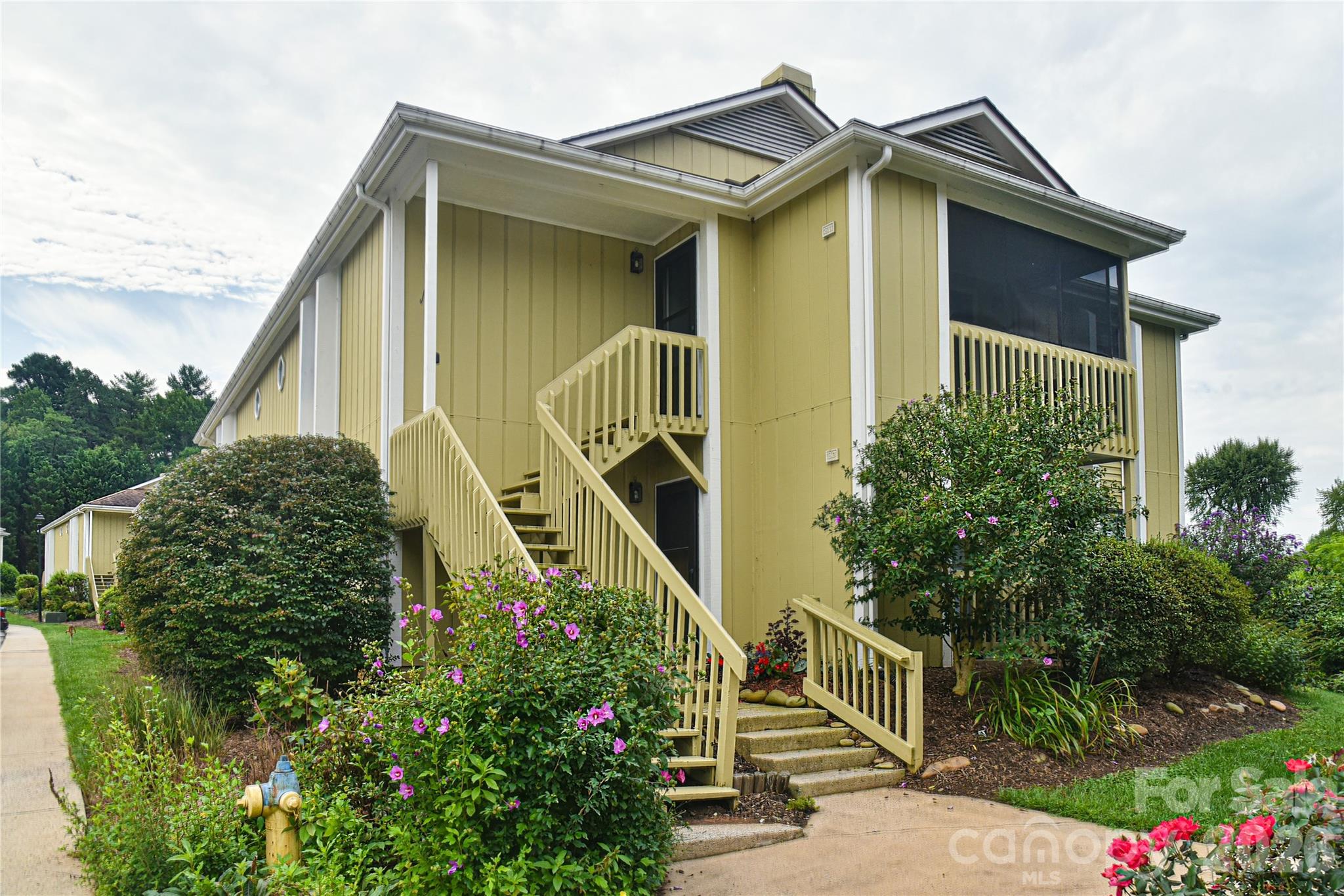 110 Heywood Road #8D — Arden