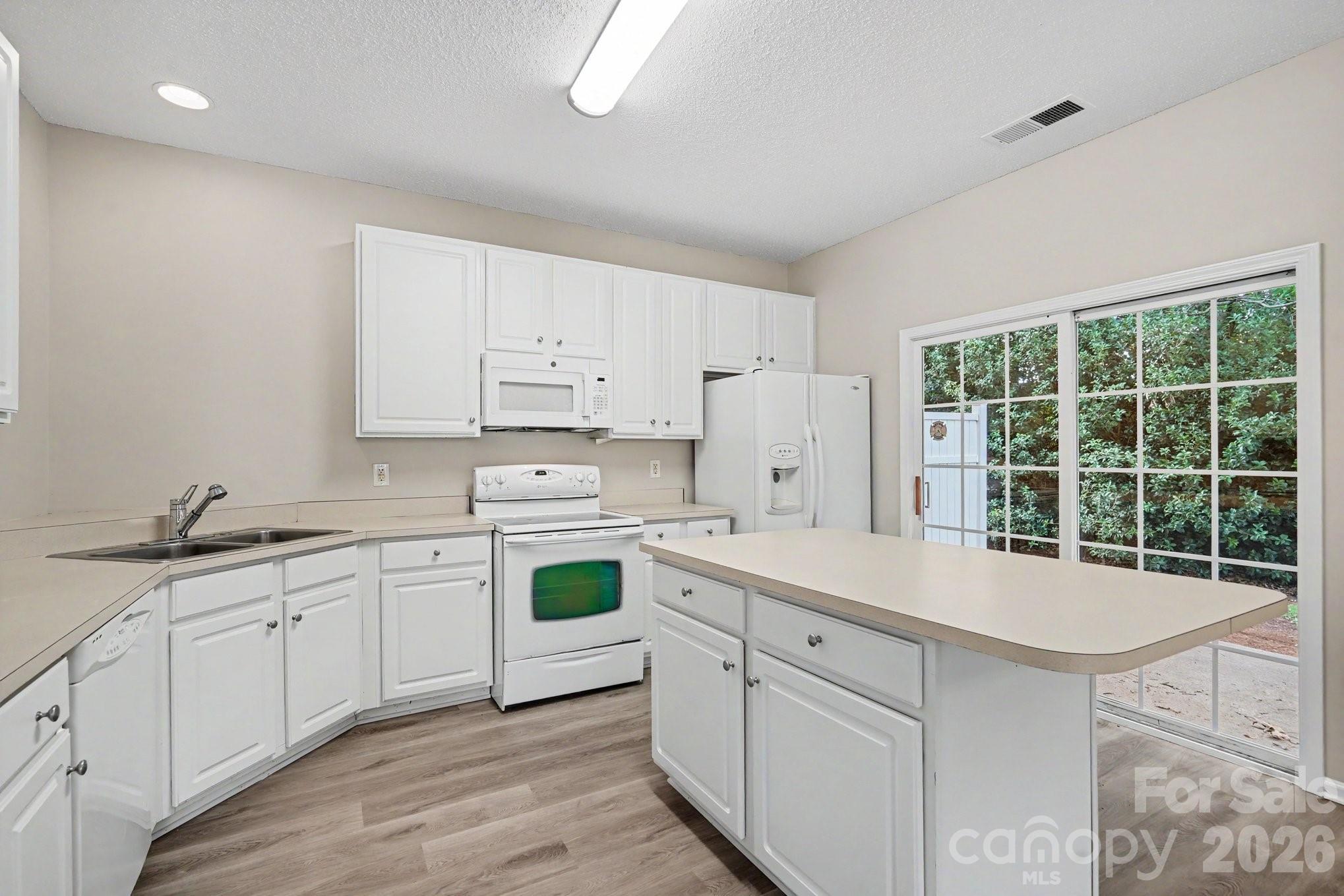 8451 Carolina Lily Lane — Charlotte