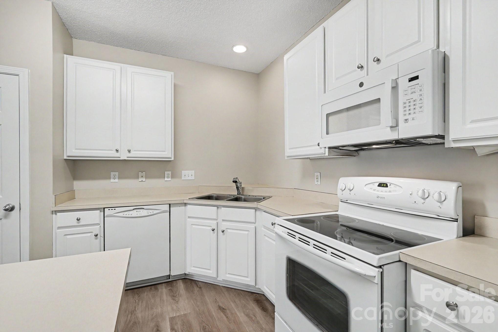 8451 Carolina Lily Lane — Charlotte