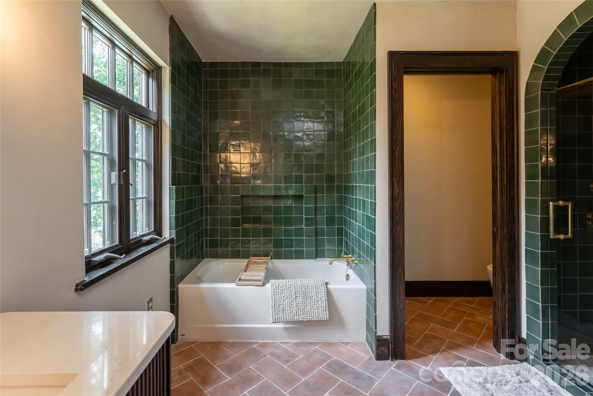 21 Lynwood Road — Asheville