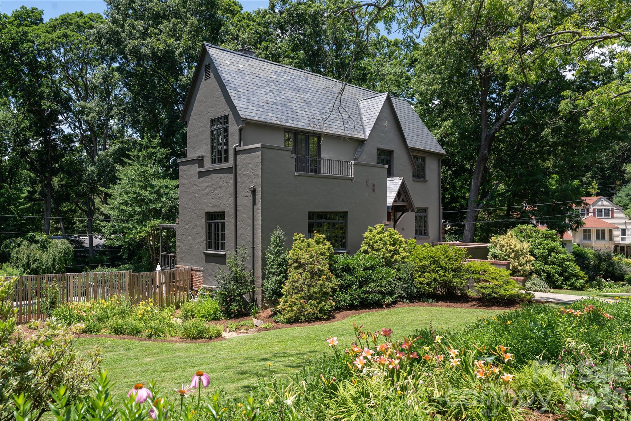 21 Lynwood Road — Asheville