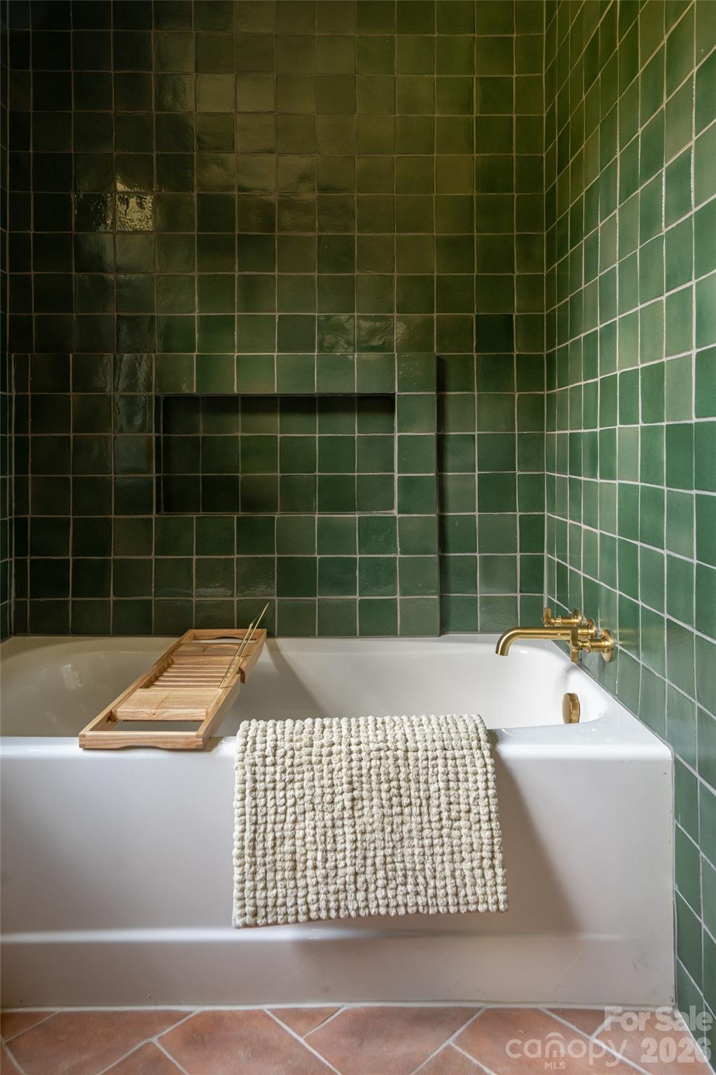 21 Lynwood Road — Asheville