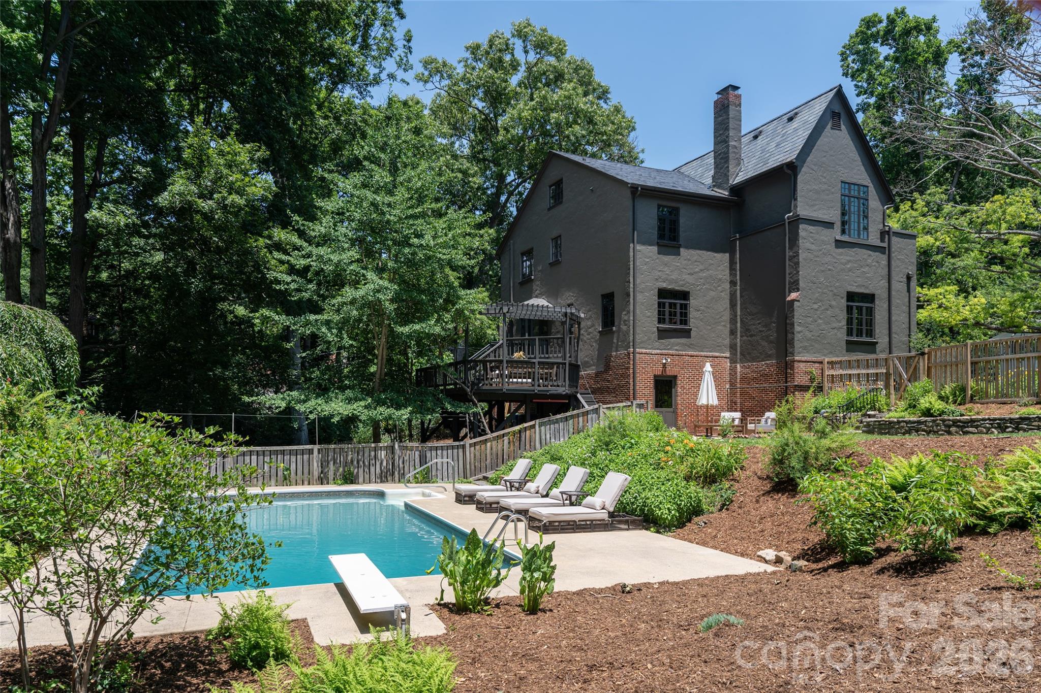 21 Lynwood Road — Asheville