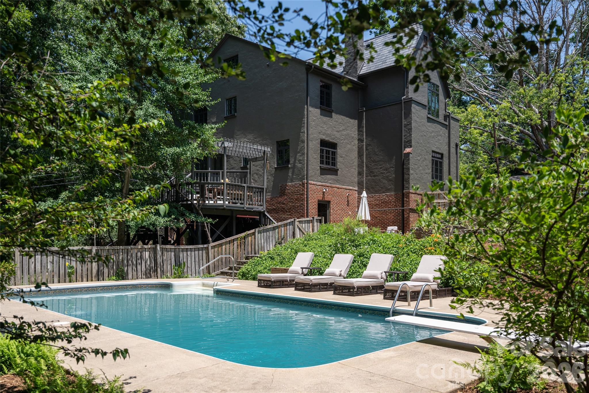 21 Lynwood Road — Asheville