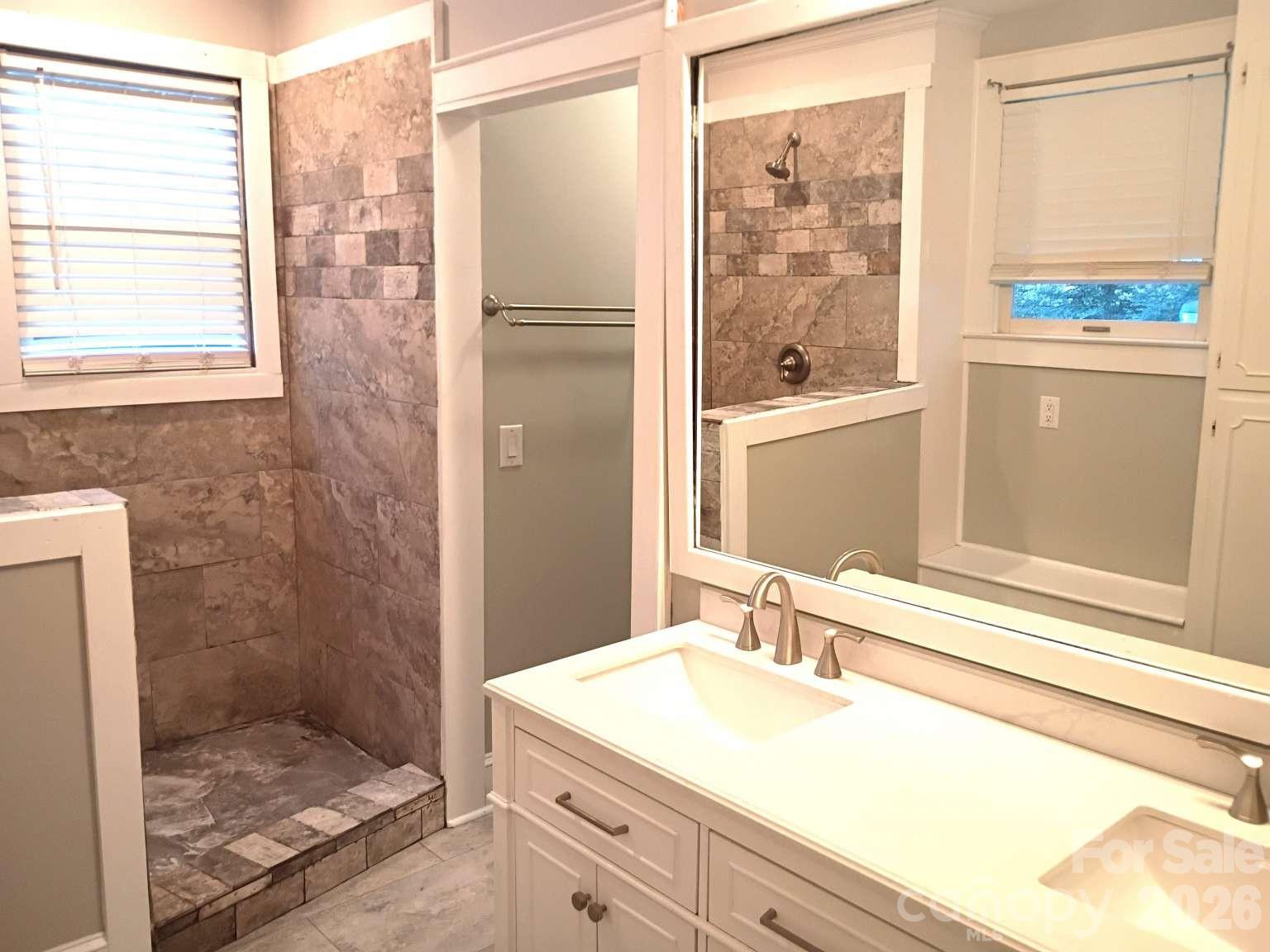 403 N Cannon Boulevard — Kannapolis
