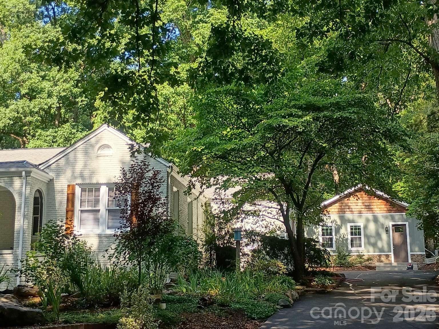 403 N Cannon Boulevard — Kannapolis