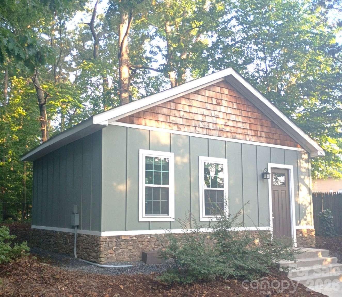 403 N Cannon Boulevard — Kannapolis