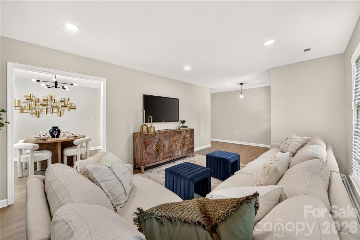 2000 Lawton Bluff Road — Charlotte