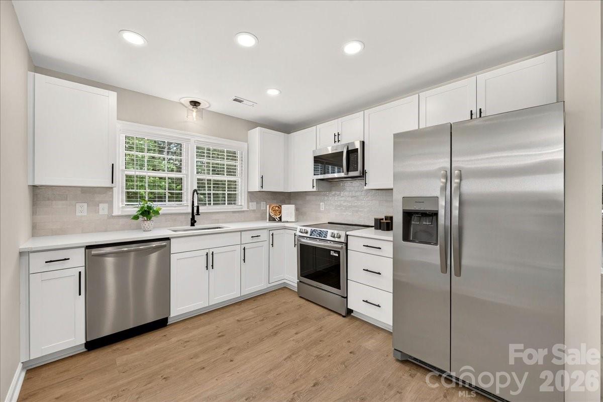 2000 Lawton Bluff Road — Charlotte