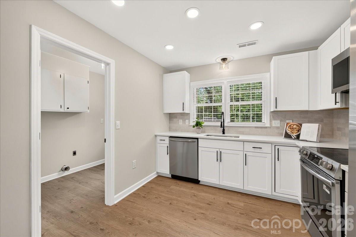 2000 Lawton Bluff Road — Charlotte