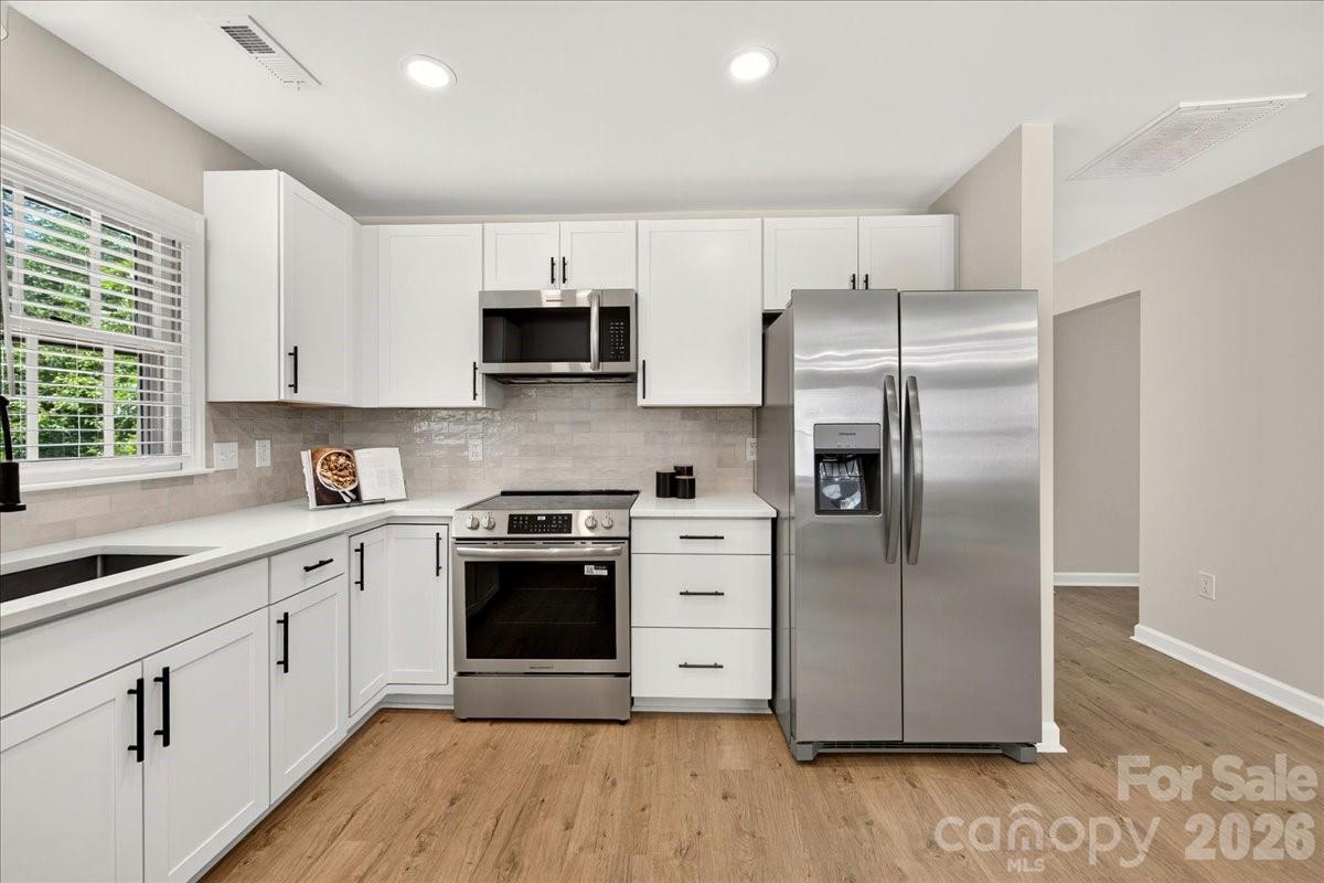 2000 Lawton Bluff Road — Charlotte