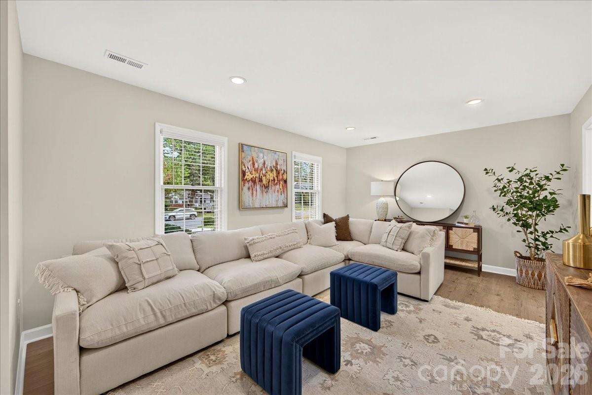 2000 Lawton Bluff Road — Charlotte