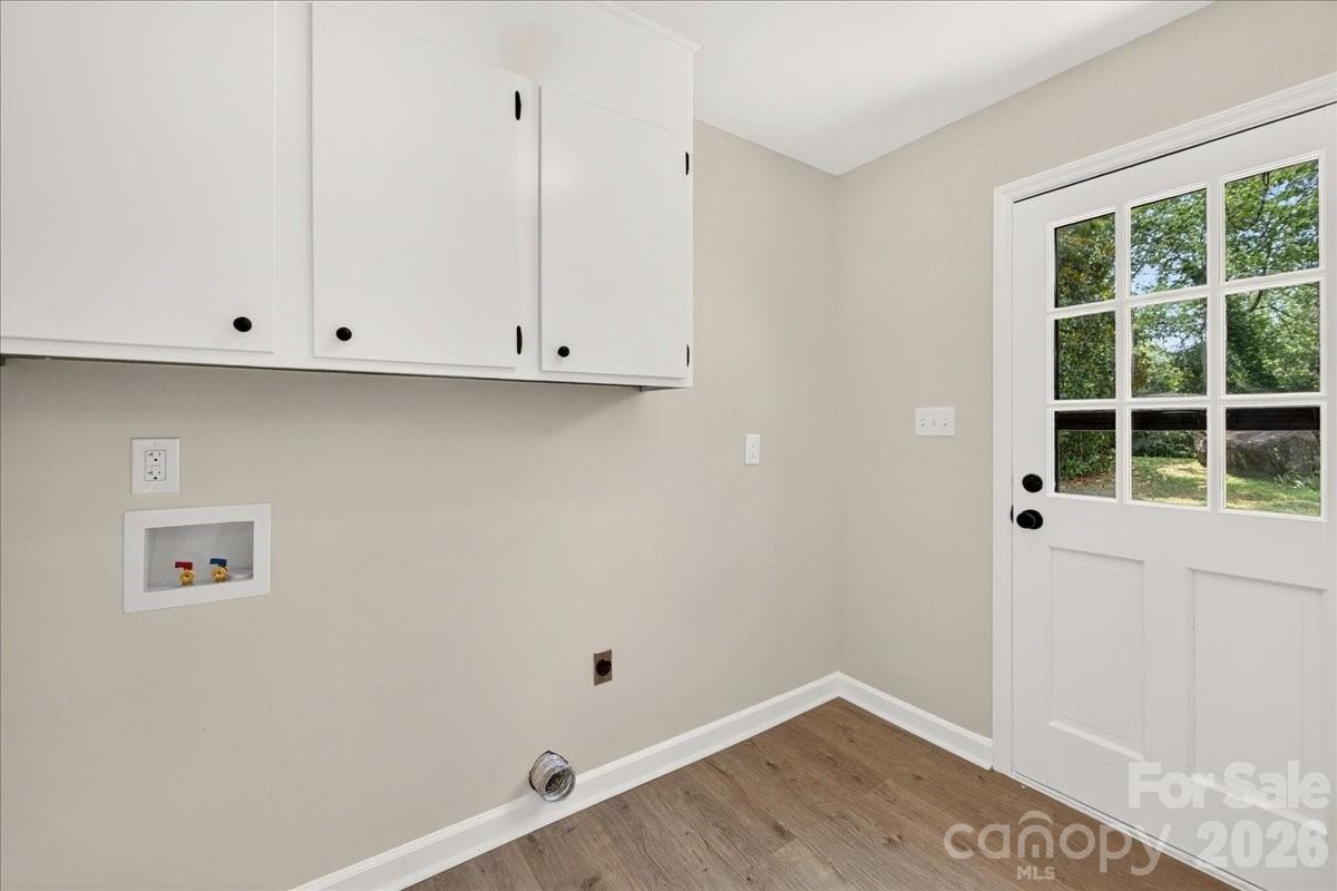 2000 Lawton Bluff Road — Charlotte