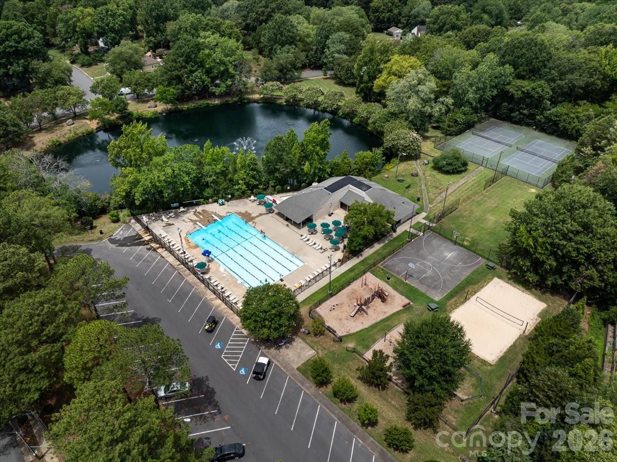 2000 Lawton Bluff Road — Charlotte