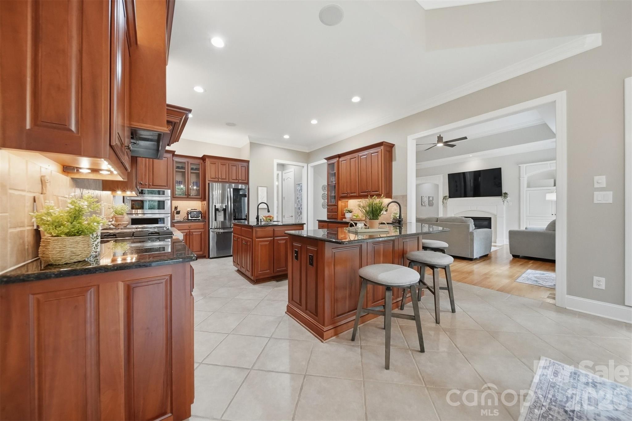 3745 Pinecrest Drive NE — Hickory