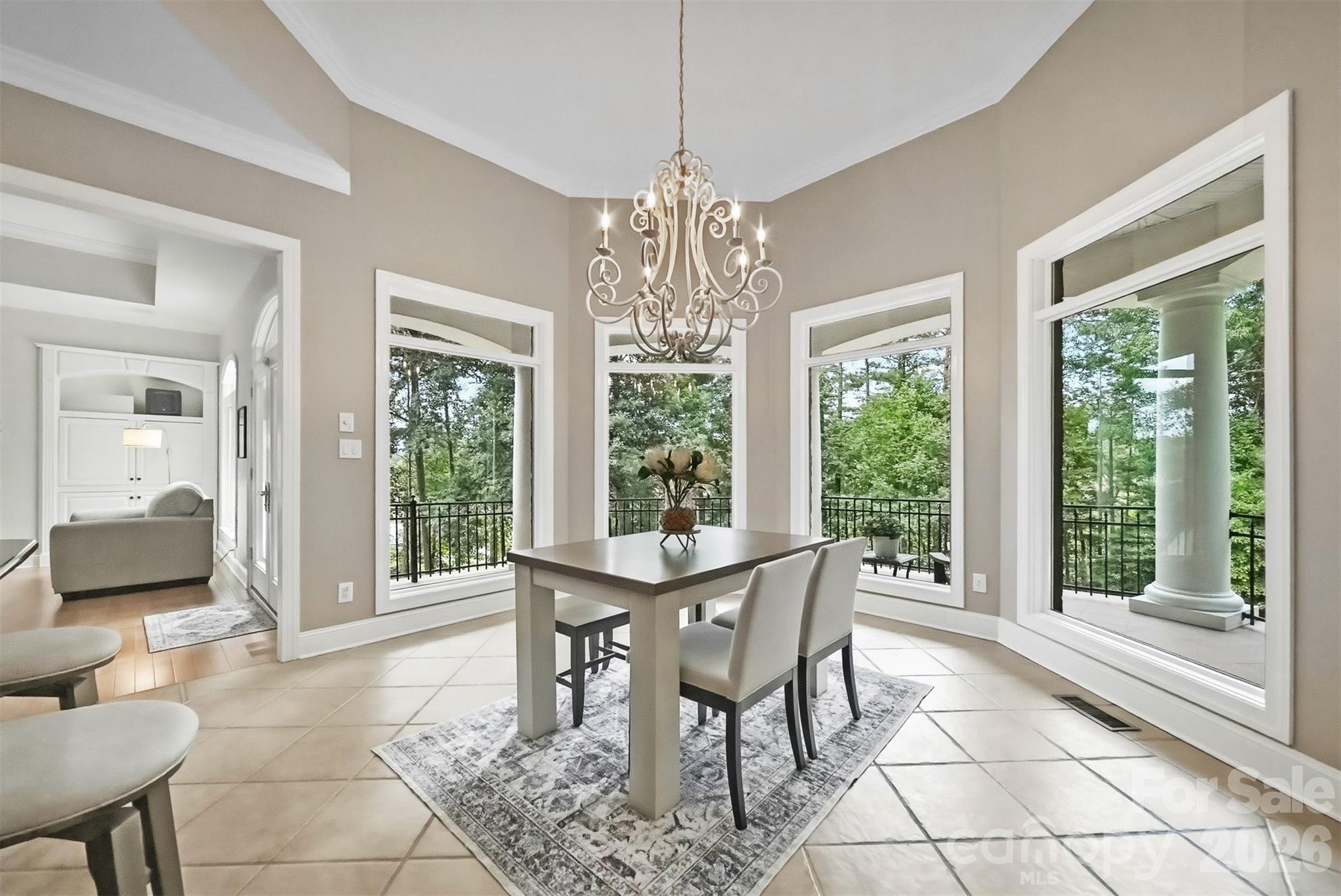 3745 Pinecrest Drive NE — Hickory