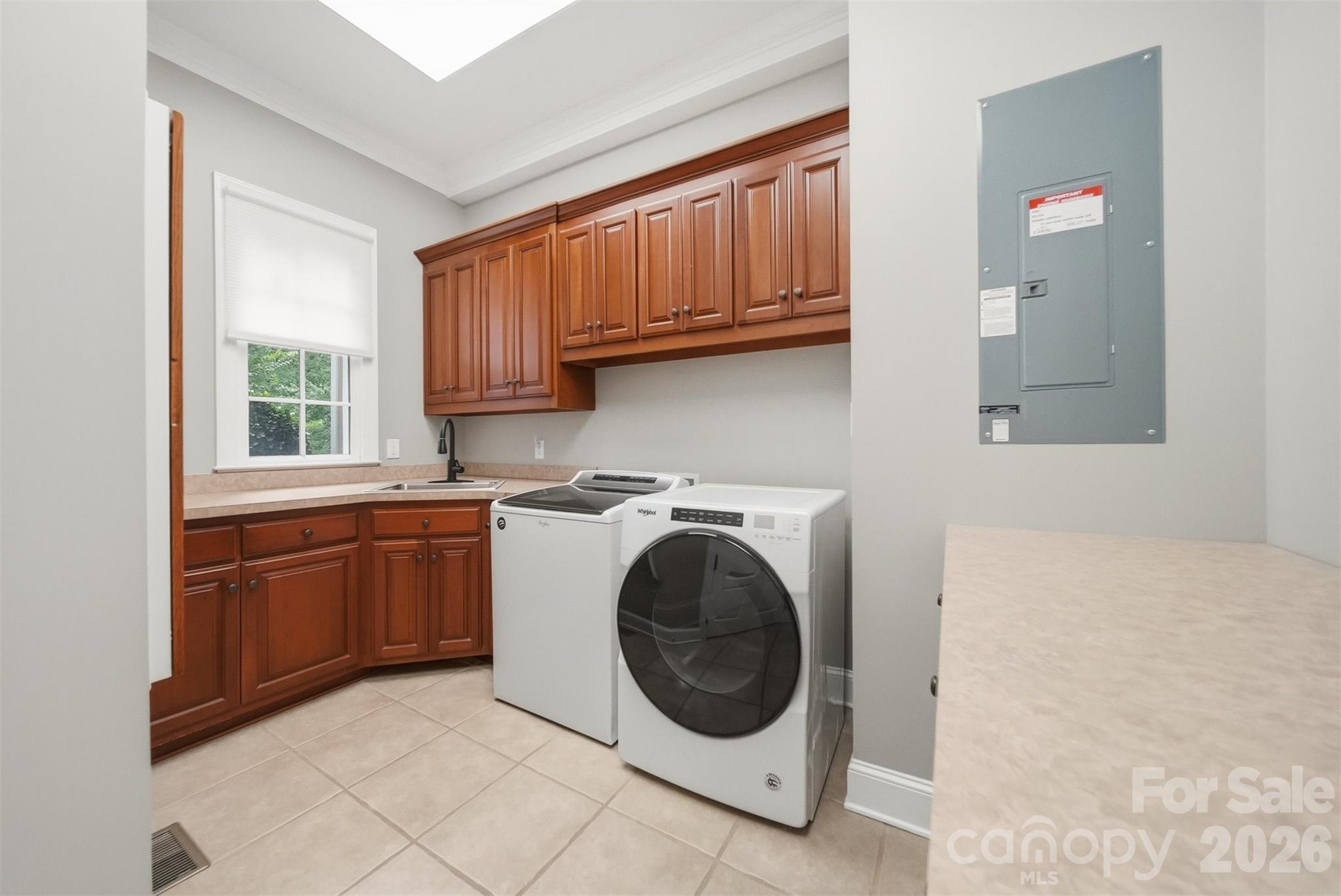 3745 Pinecrest Drive NE — Hickory