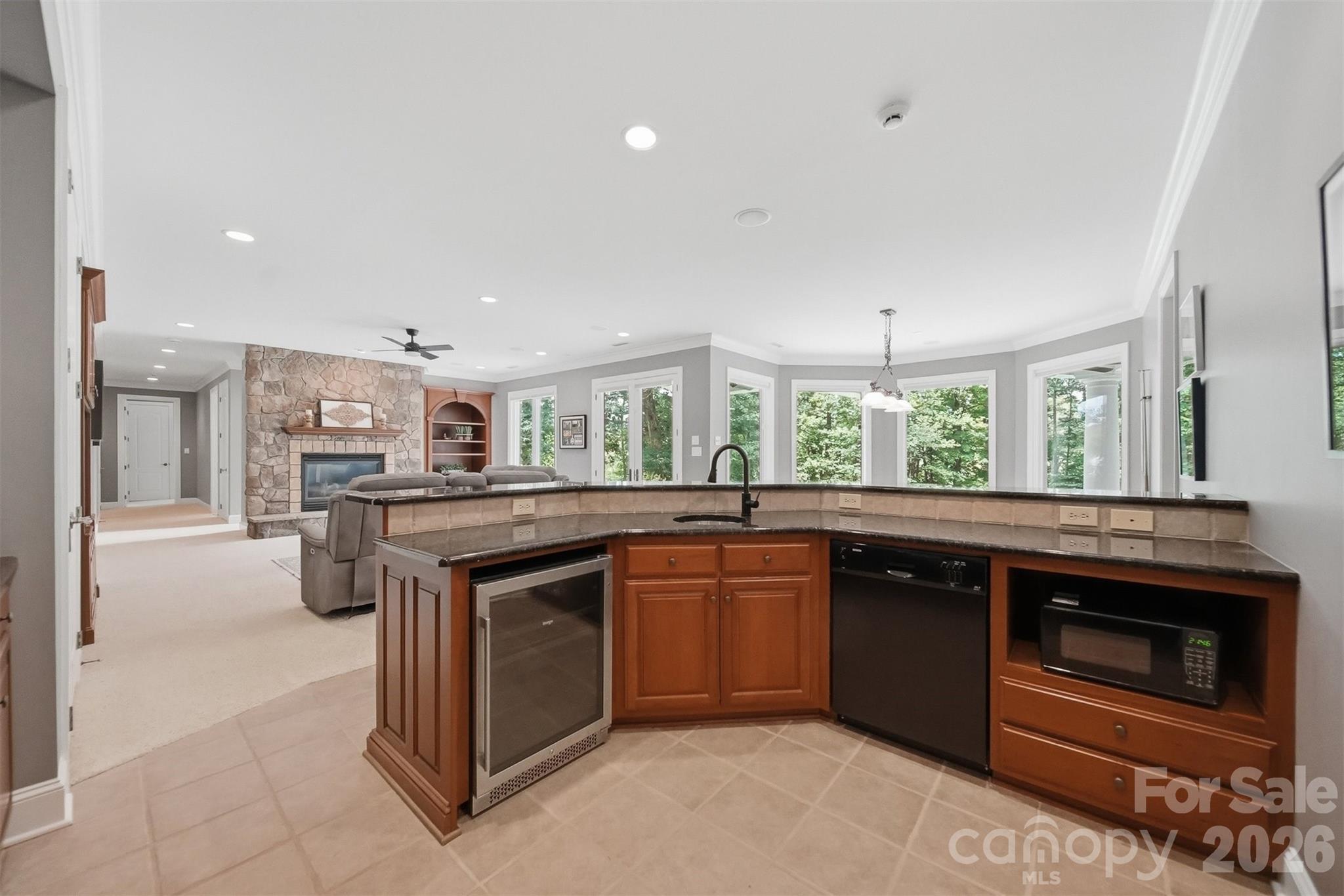 3745 Pinecrest Drive NE — Hickory