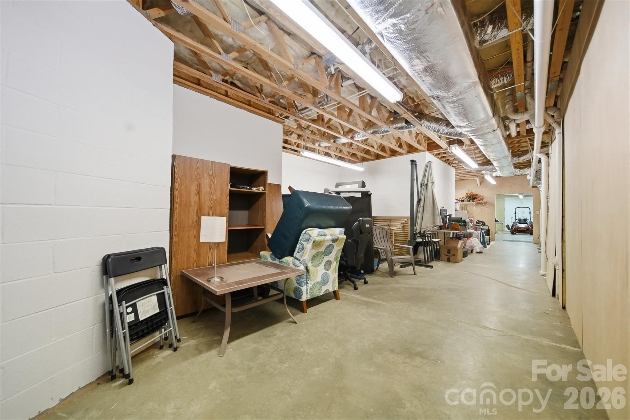 3745 Pinecrest Drive NE — Hickory