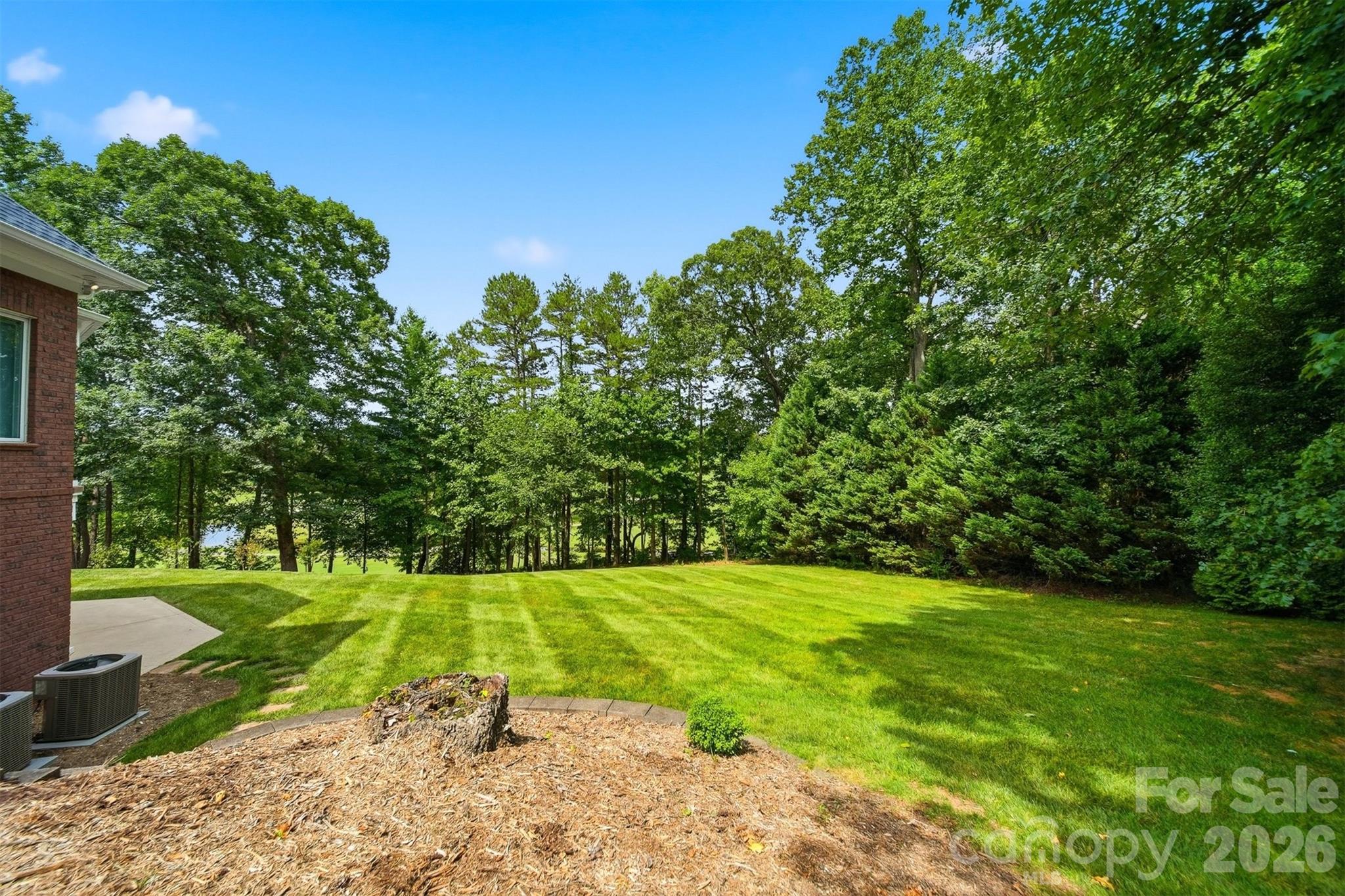 3745 Pinecrest Drive NE — Hickory