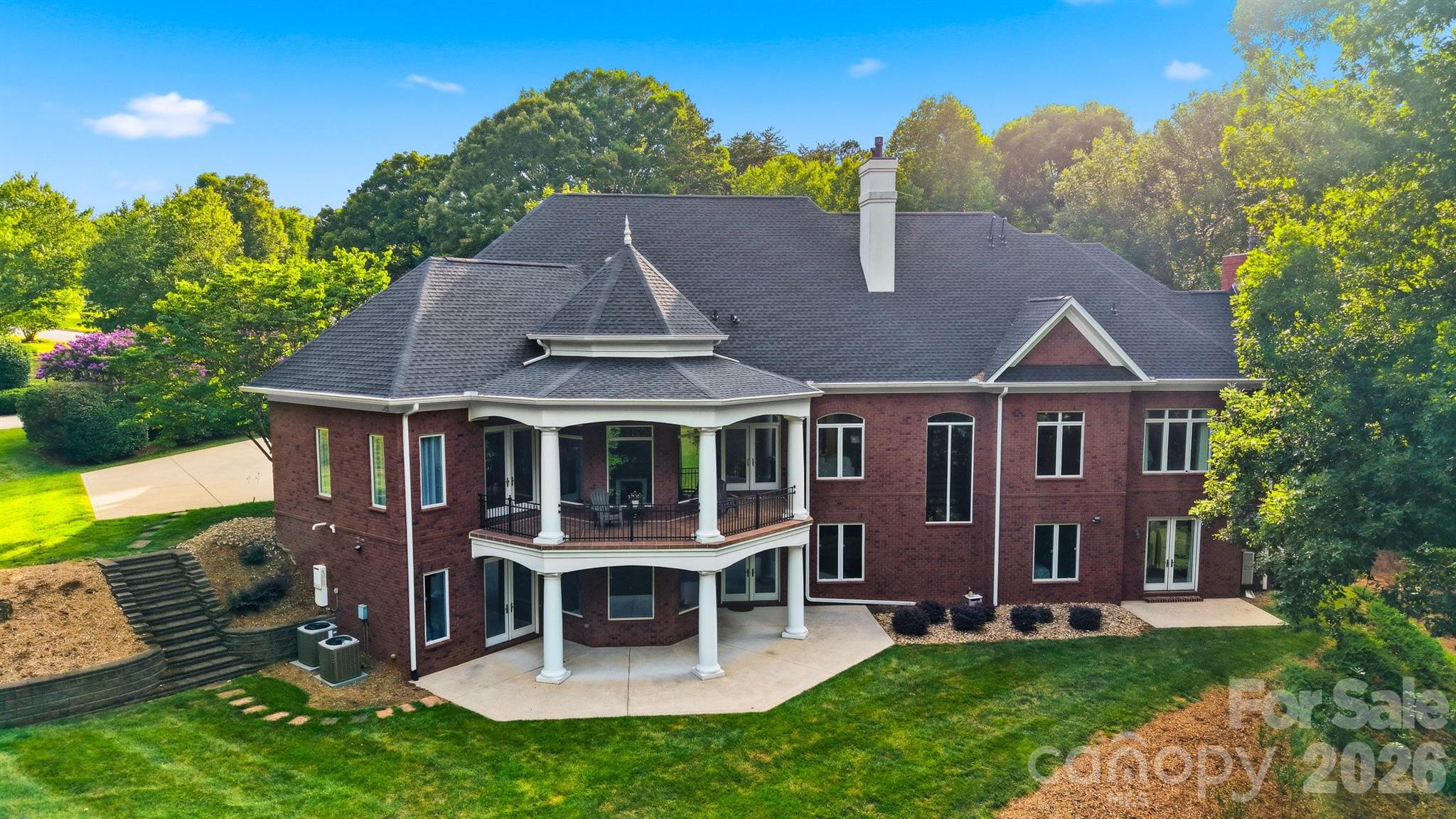 3745 Pinecrest Drive NE — Hickory